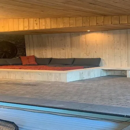 In With Private Pool, Cleaning Included * Waimes