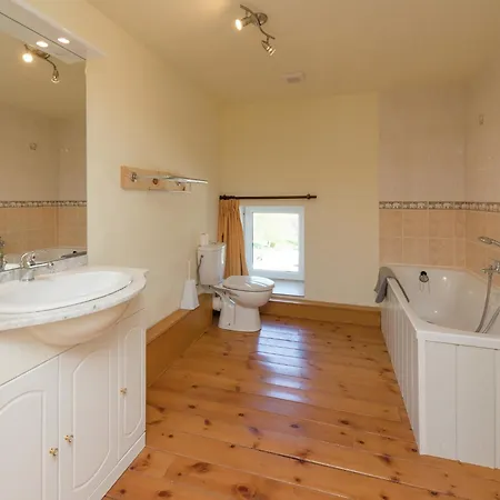 بيت للعطل Spacious Villa, Cleaning Included