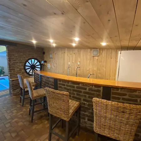 Spacious Villa, Cleaning Included وايمس