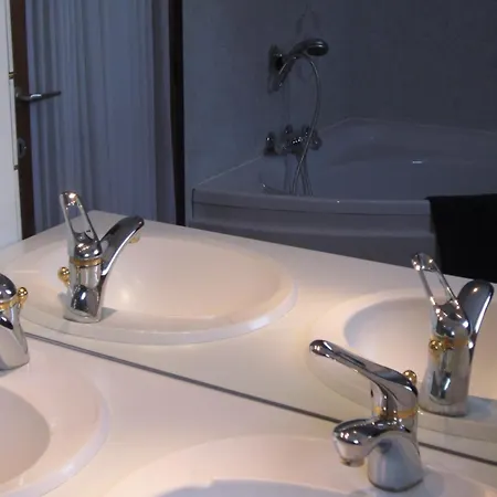 بيت للعطل Spacious Villa, Cleaning Included وايمس